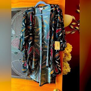 Women’s LuLaRoe Lindsay, NWT, great as a beach/pool cover-up 🤩